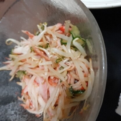 ちくわの代わりにカニカマを入れて作りました。
簡単に韓国風サラダが作れてよかったです！